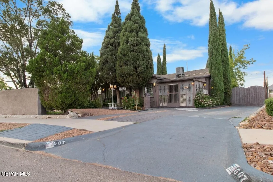 Photo of 607 Mesita Drive