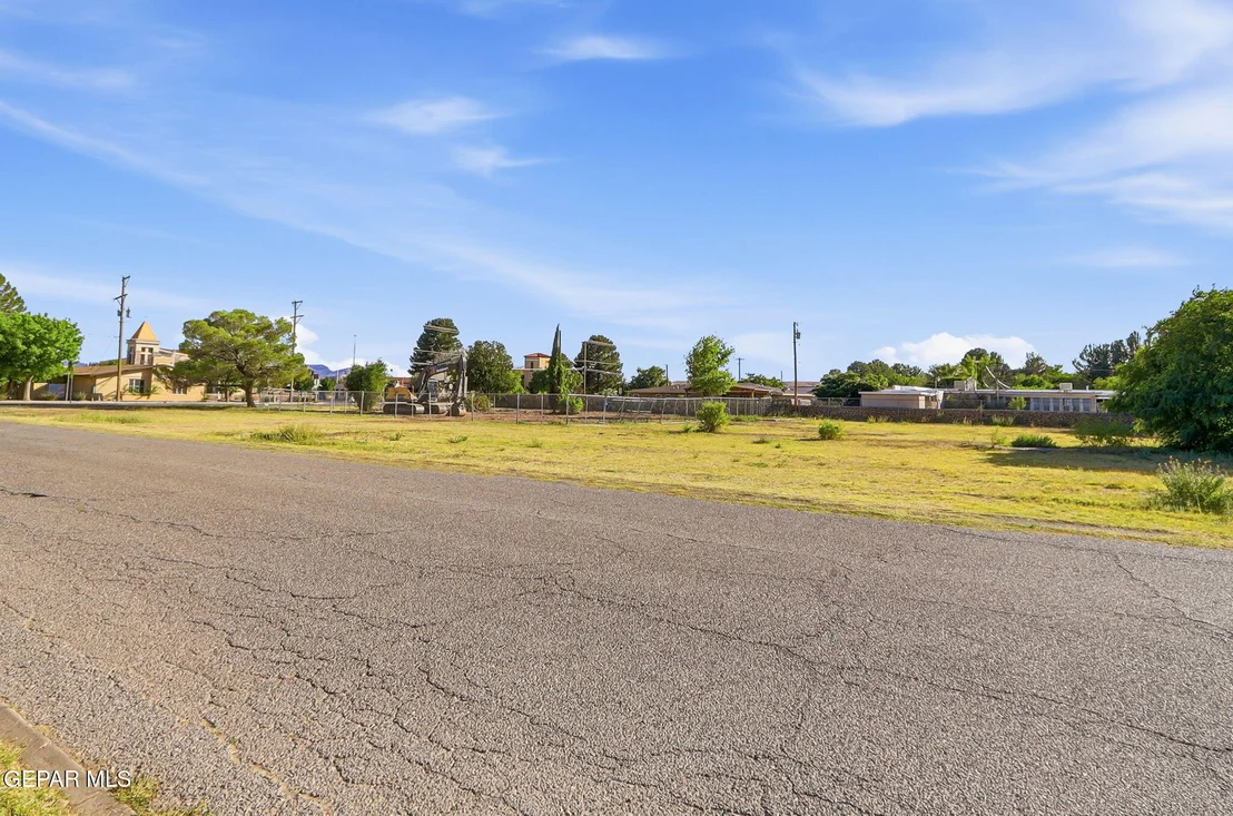 Photo of 425 W SUNSET Road