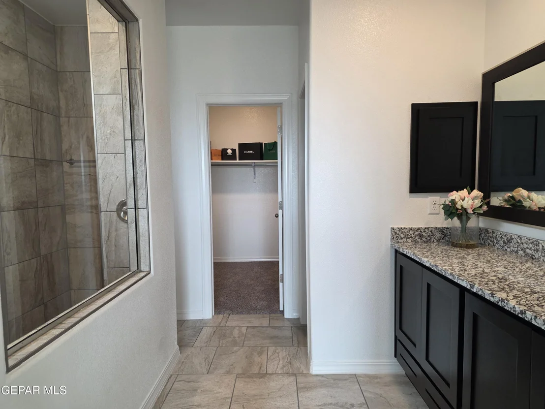 Photo of 6024 HIDDEN ROW Avenue