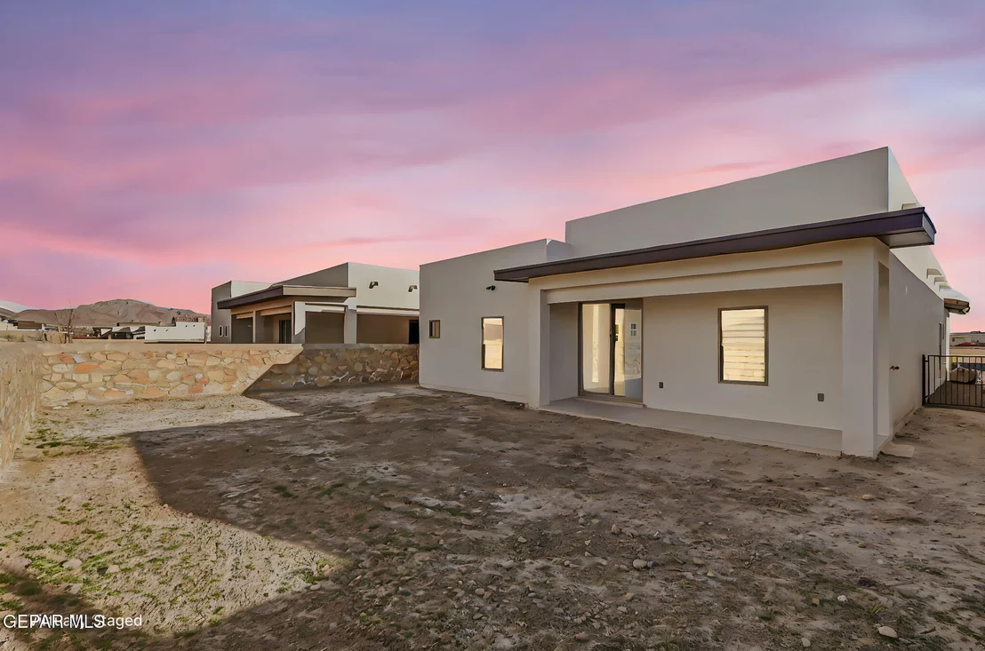 Photo of 945 Ada Lane