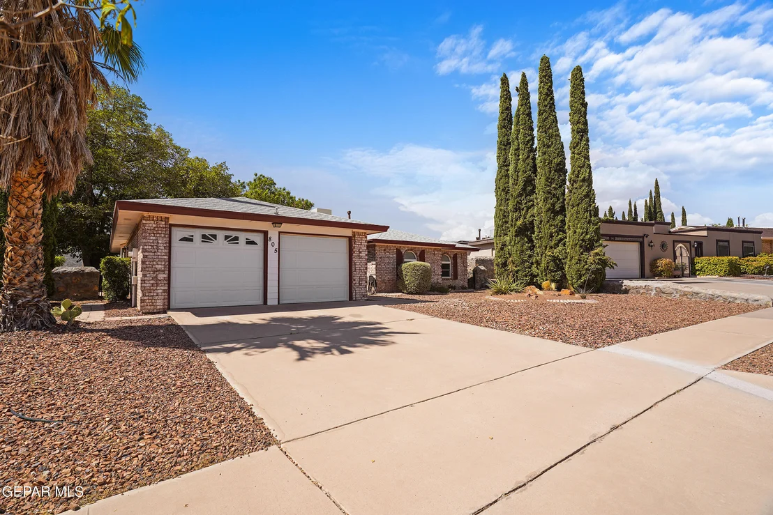 Photo of 805 ESPOLON Drive