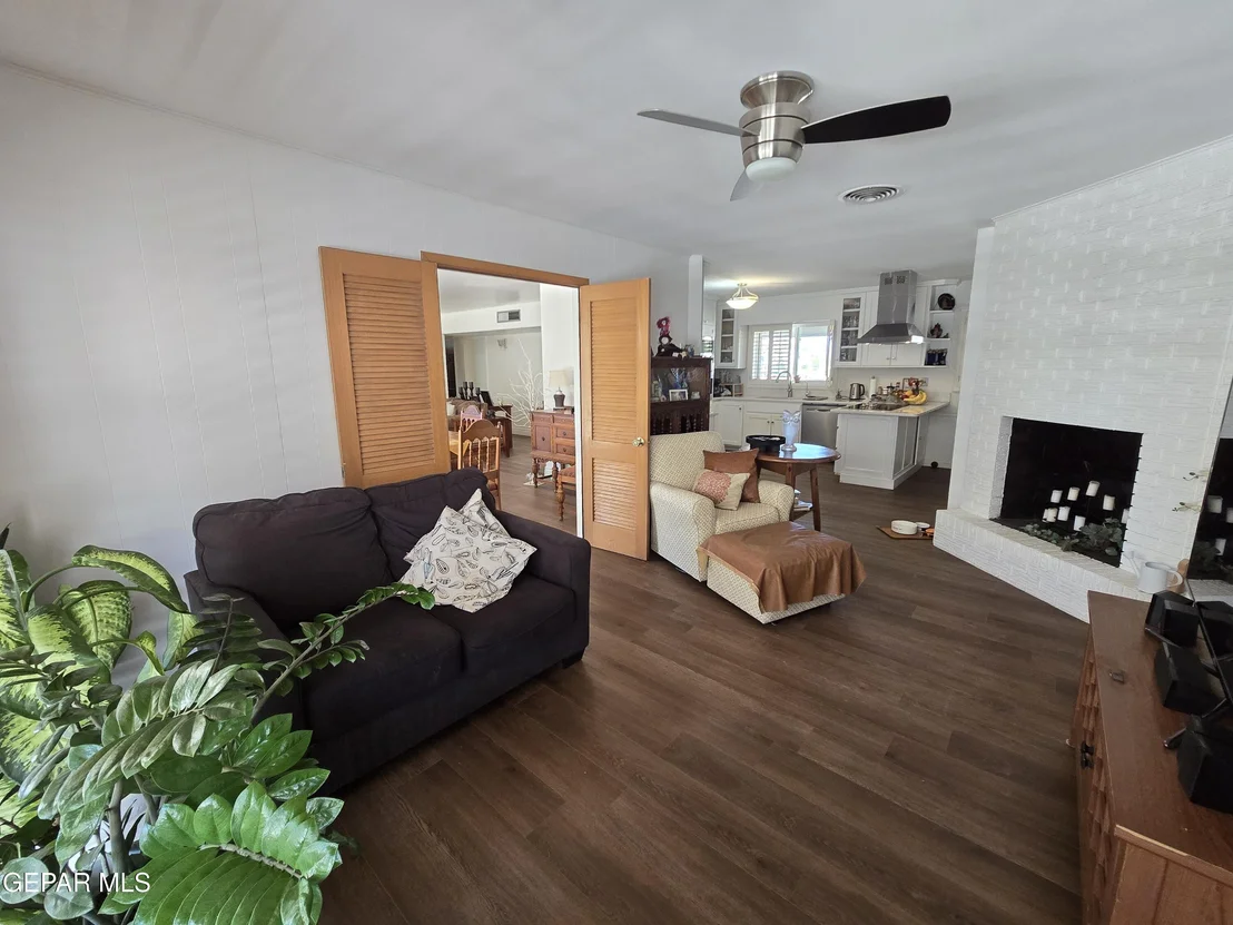 Photo of 4200 BUCKINGHAM Drive