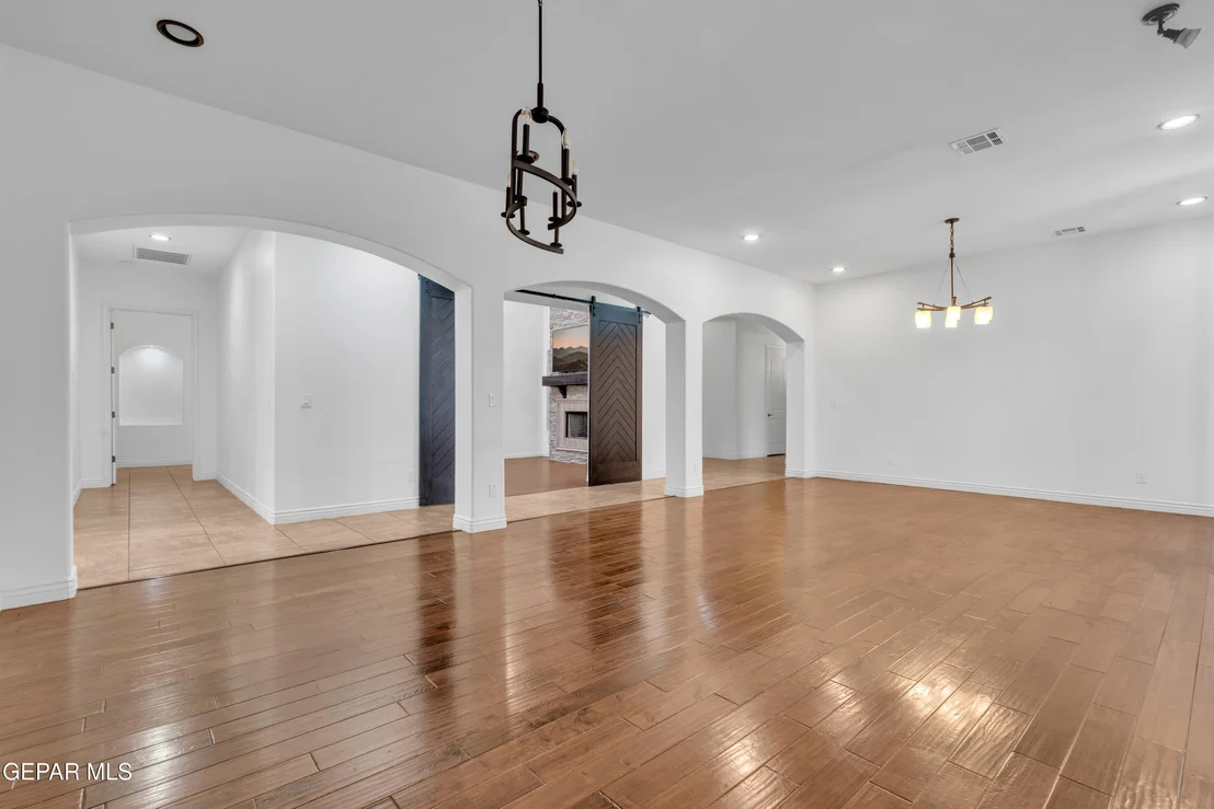 Photo of 5833 SUNDALE Road