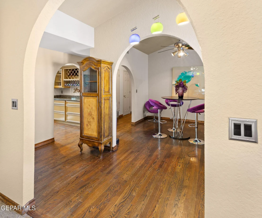 Photo of 612 WILLOW GLEN Drive