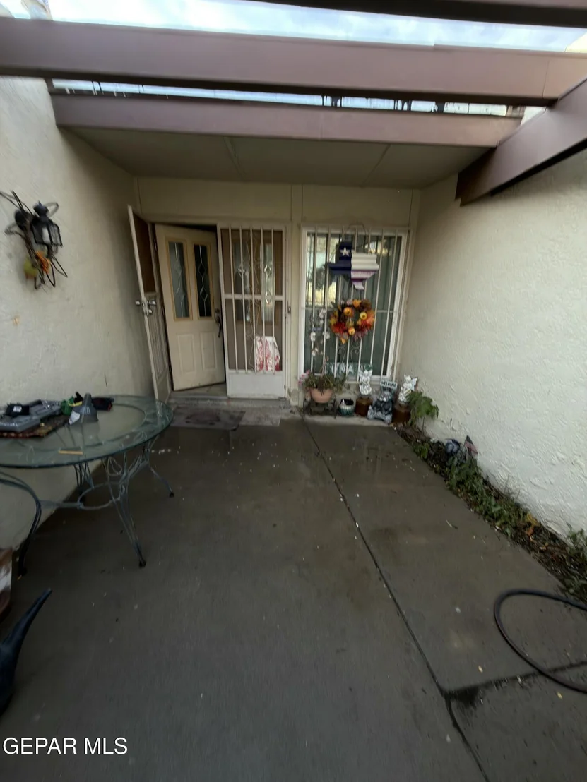 Photo of 1657 LOMALAND Drive