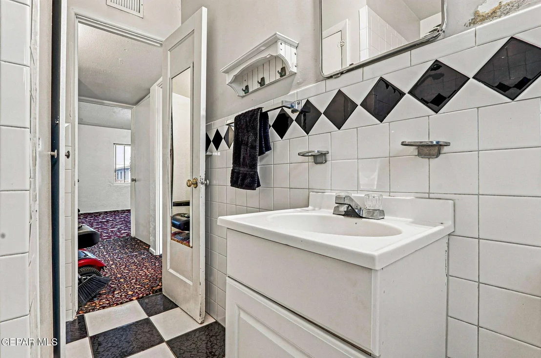 Photo of 637 Alicia Drive