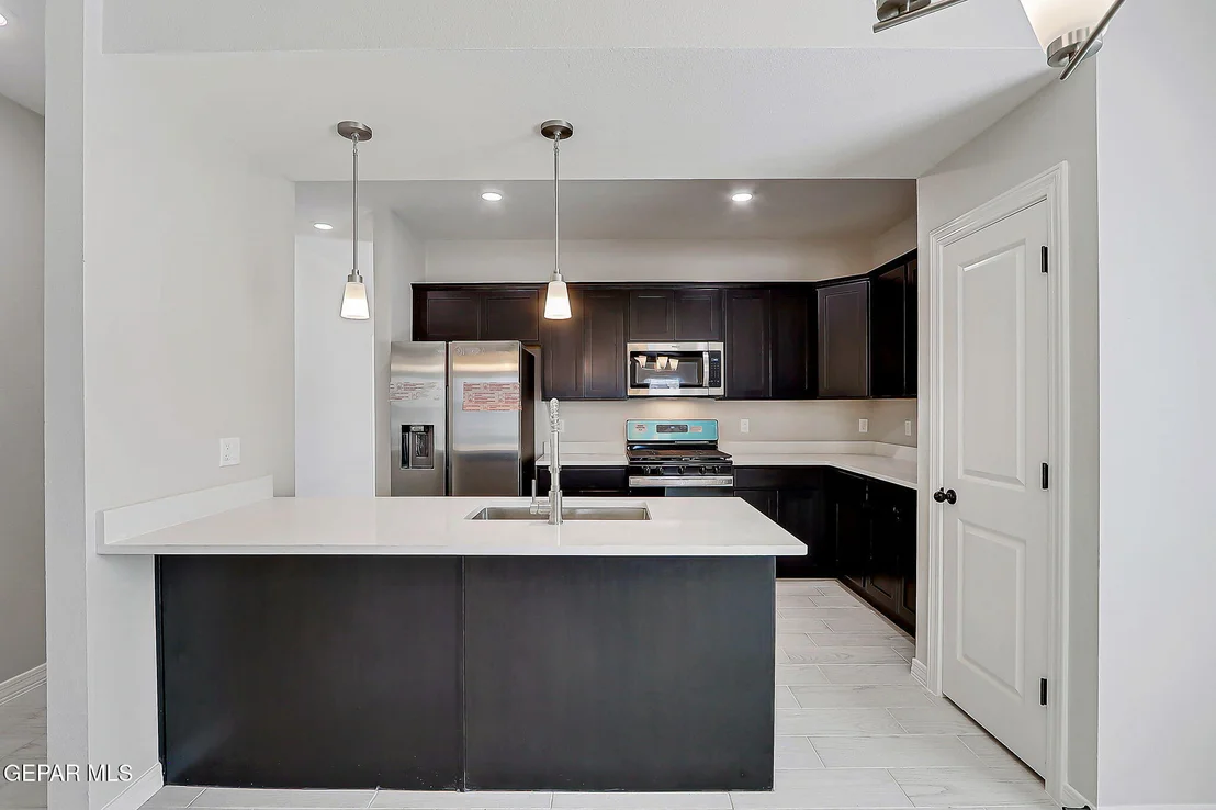 Photo of 3732 Model Lane