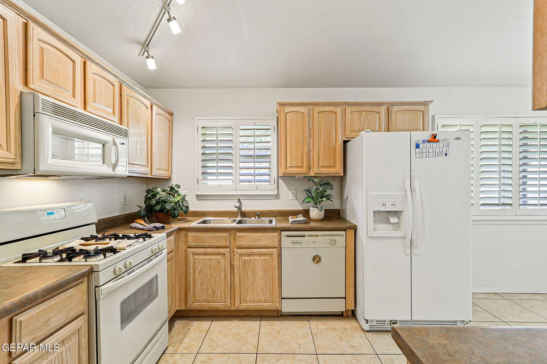 Photo of 1400 Maple Ridge Way