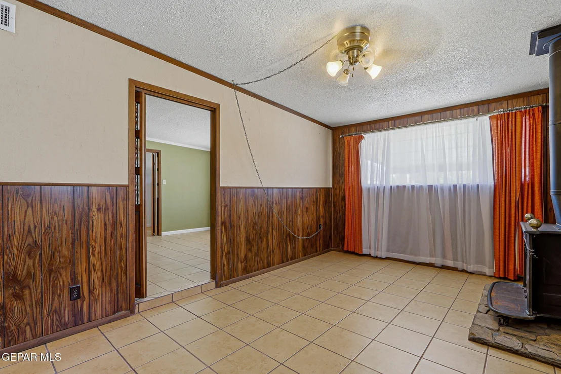 Photo of 10161 BERMUDA Avenue