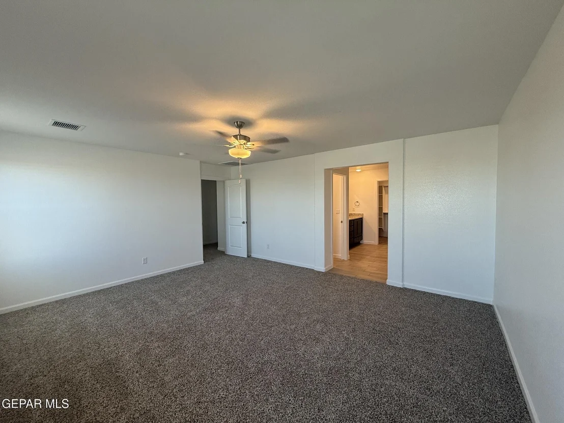 Photo of 10724 Aaron Street
