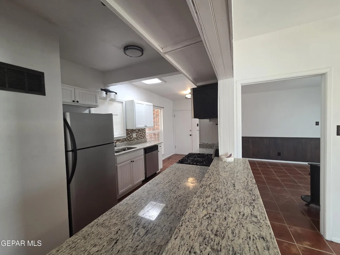 Photo of 5121 JULIANDRA Avenue