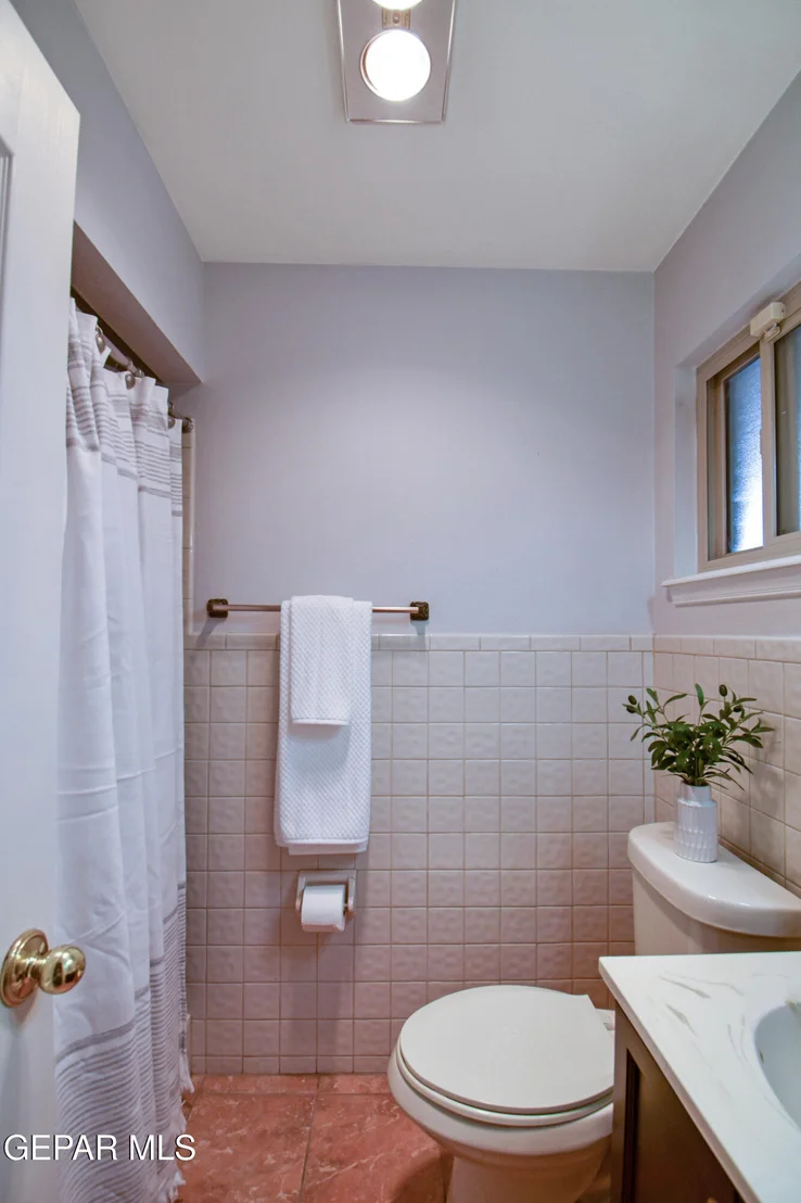 Photo of 849 River Oaks Drive