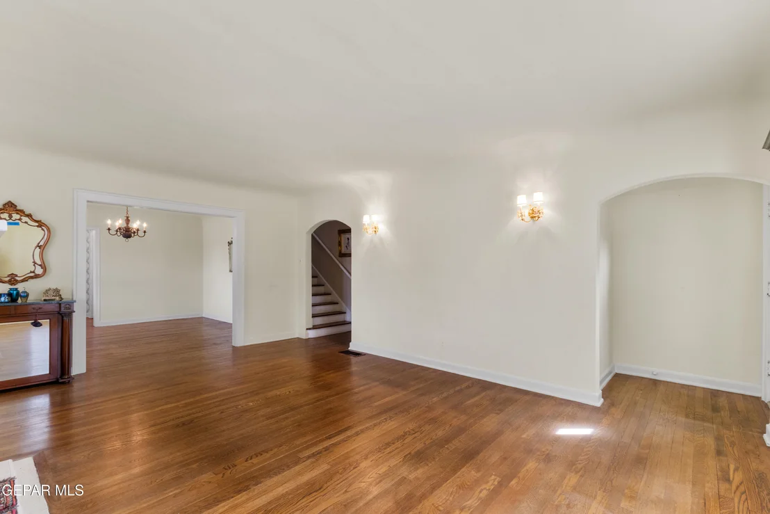 Photo of 900 CINCINNATI Avenue