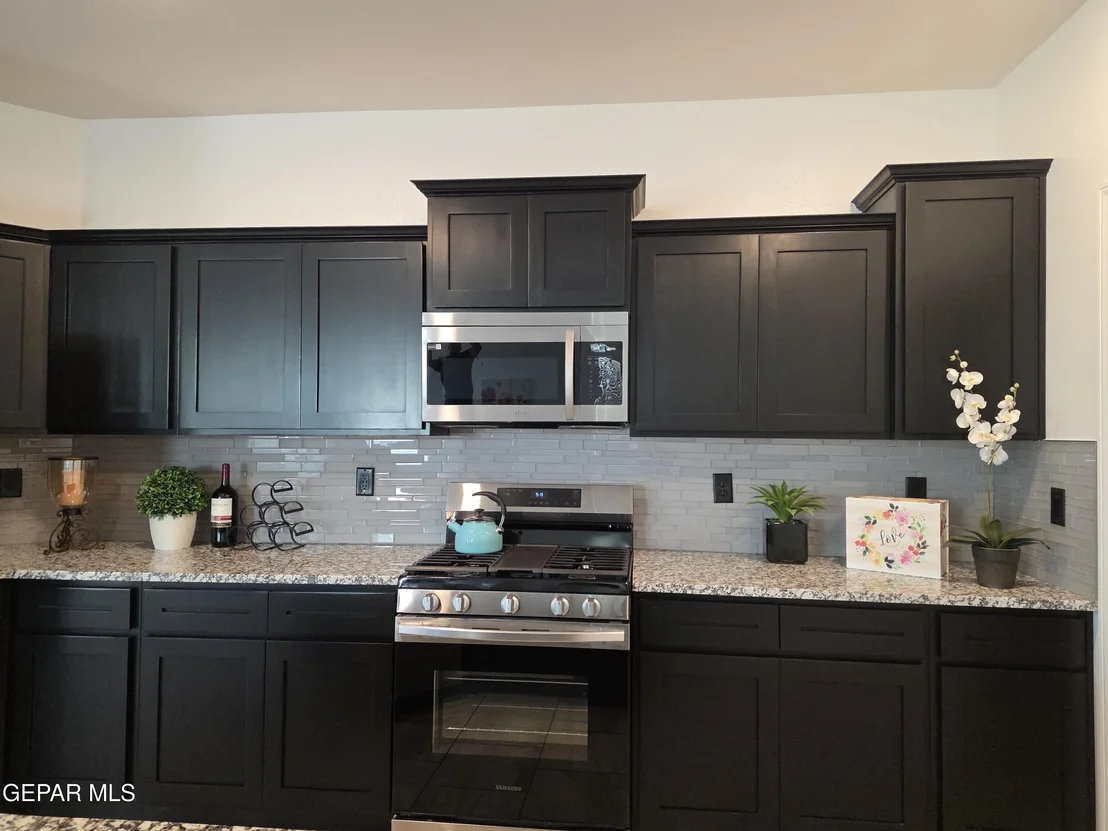 Photo of 6024 HIDDEN ROW Avenue