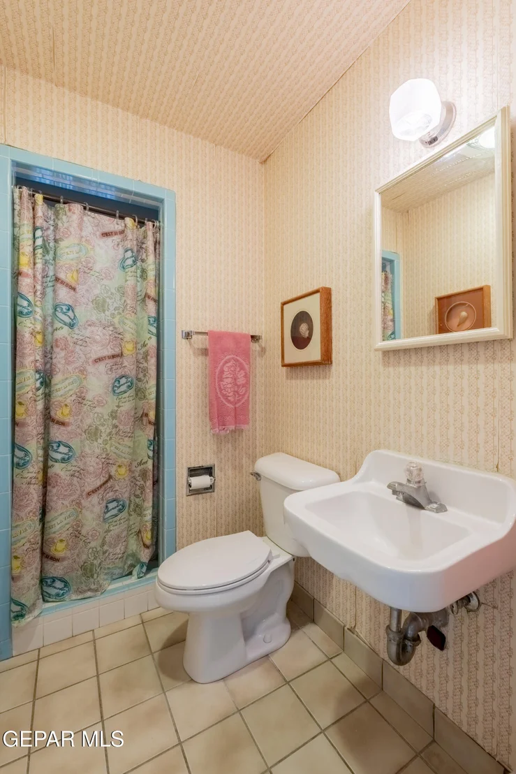 Photo of 6233 Meteor Way