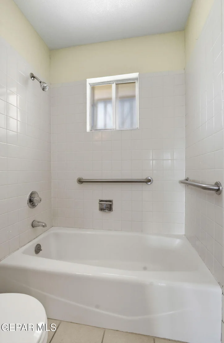 Photo of 8025 GILBERT Drive