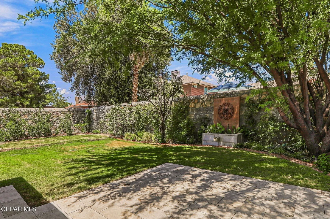 Photo of 744 EL PARQUE Drive