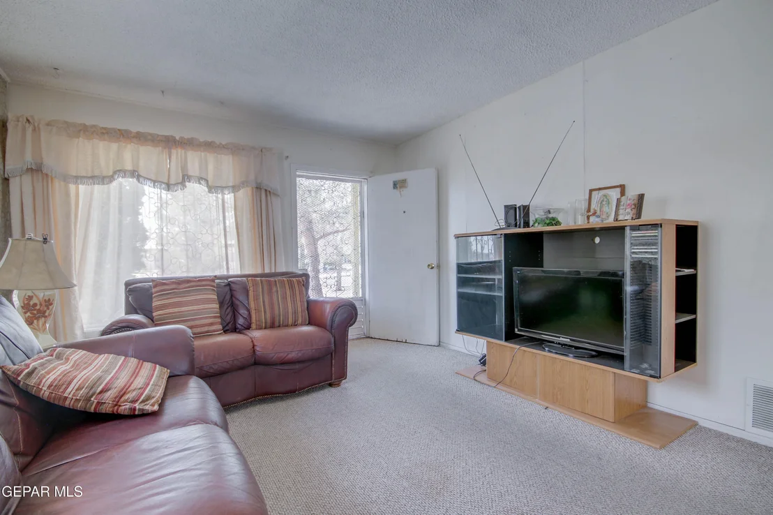Photo of 3605 TYLER Avenue