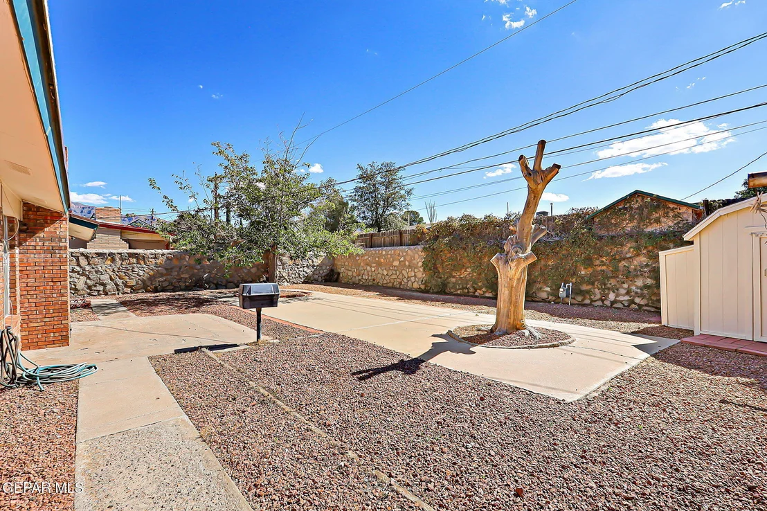 Photo of 7213 CLEMENTE Avenue