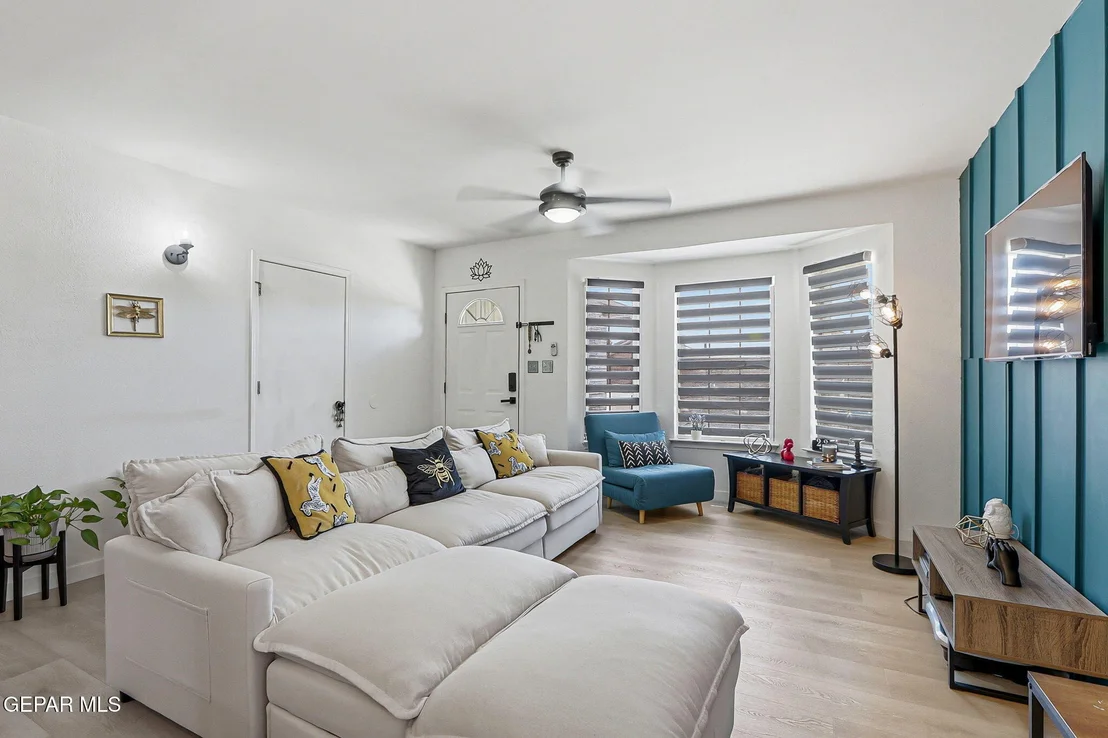 Photo of 2802 CASTLE HILL Circle