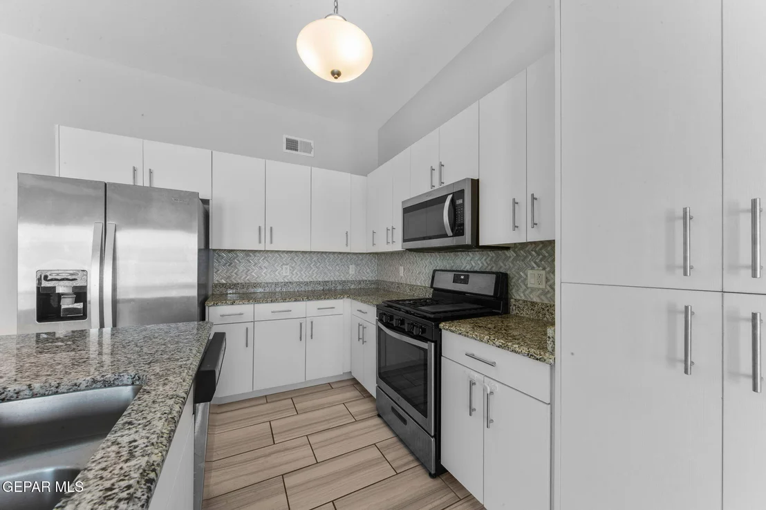 Photo of 938 YELDON Place