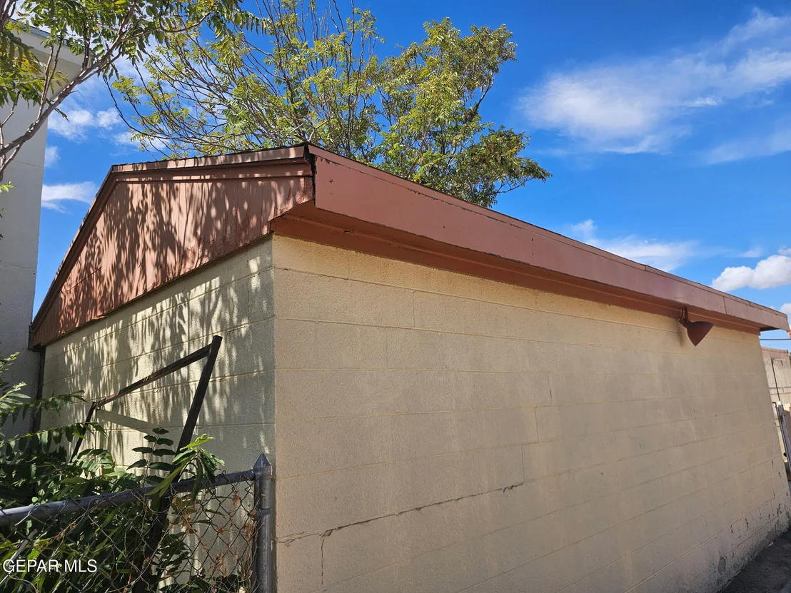 Photo of 828 OLSON Street
