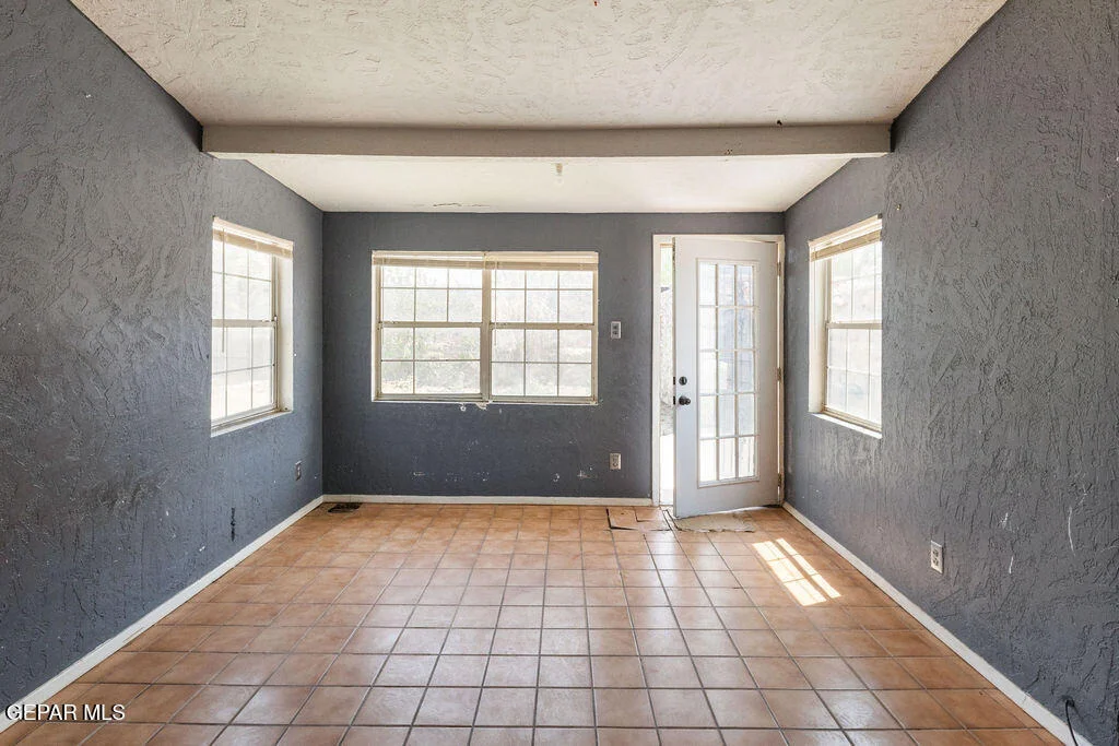 Photo of 708 E BALTIMORE Drive