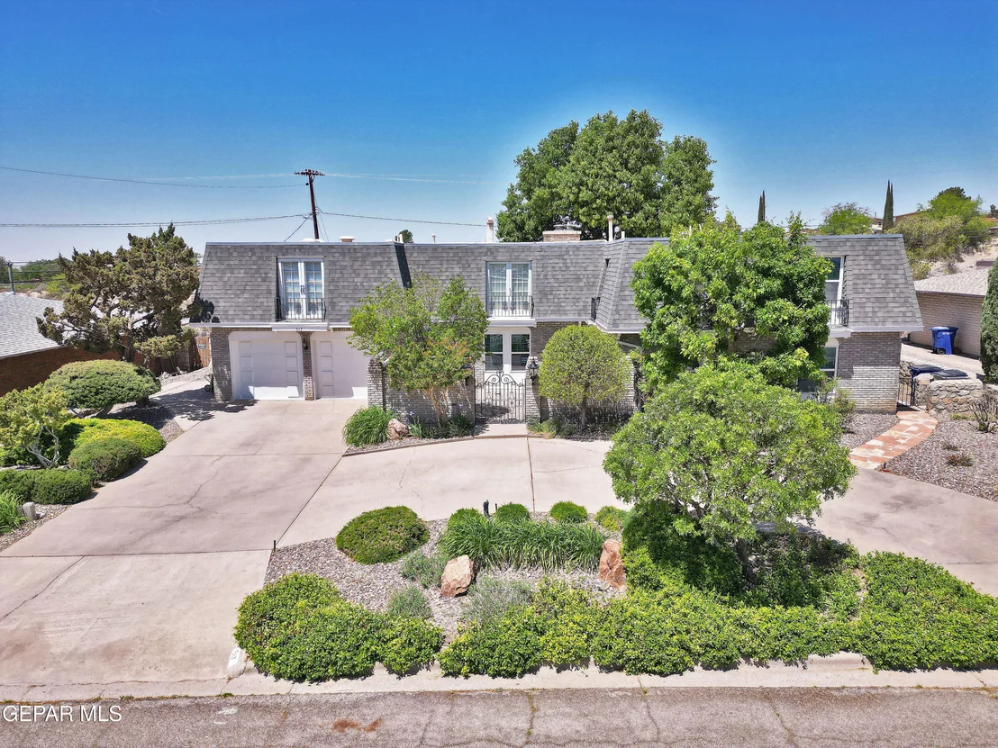 Photo of 517 Stonebluff Road