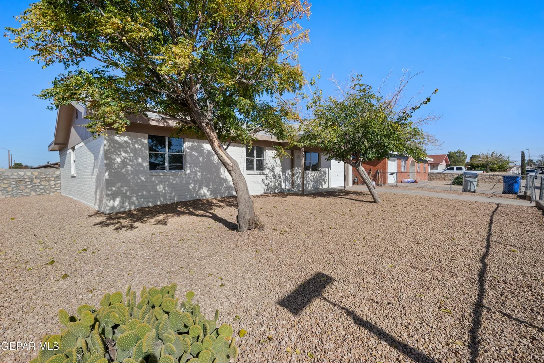 Photo of 200 ROMERIA Drive