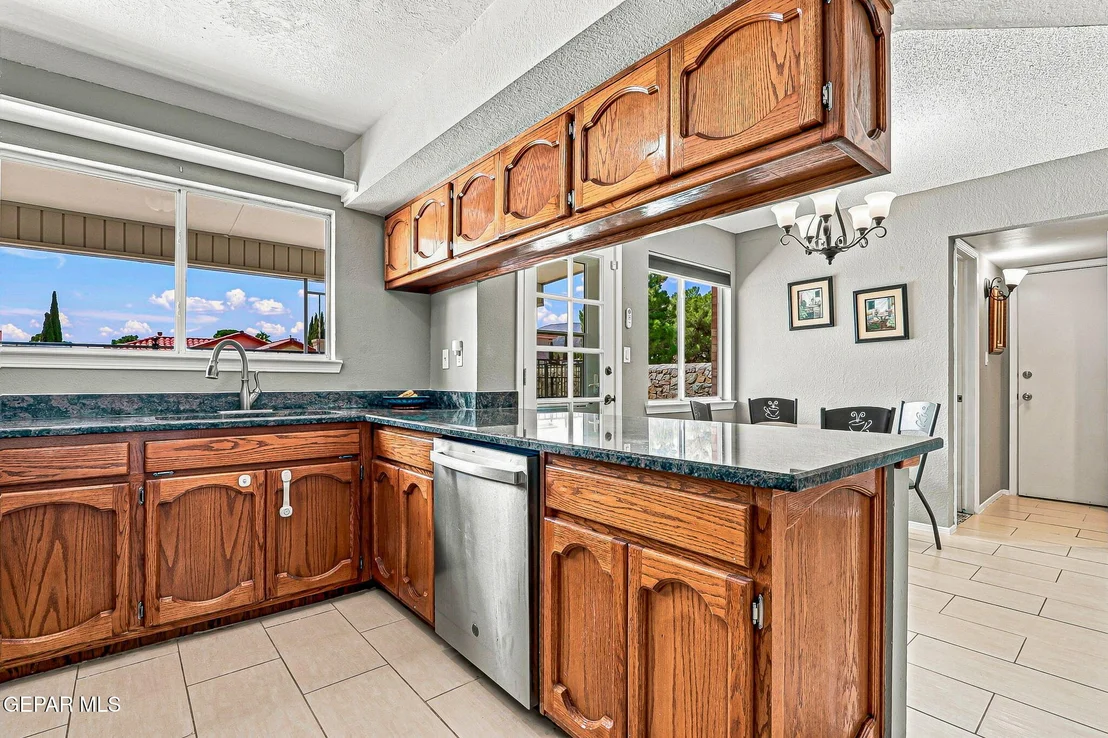 Photo of 4404 LOMA DE ORO Drive