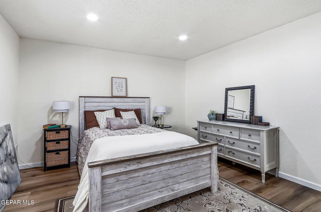 Photo of 5205 VALLEY SPRING Way