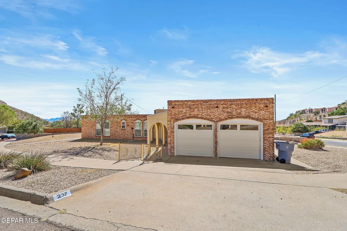 Photo of 237 MOONGLOW Drive