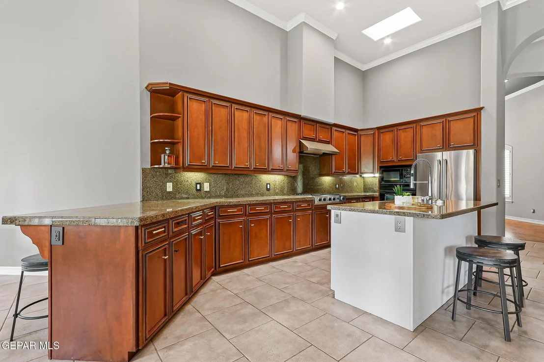 Photo of 5301 UPPER VALLEY Road