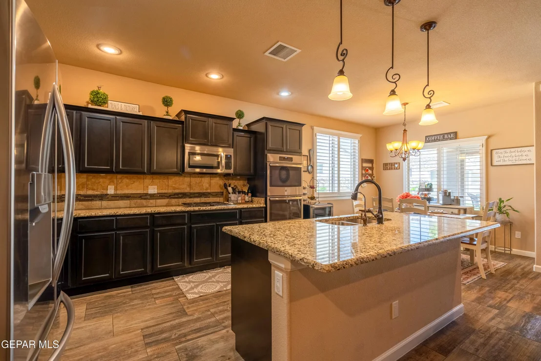 Photo of 7730 Enchanted View Drive