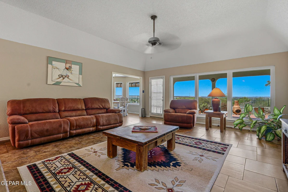 Photo of 805 BRUSSELS Way