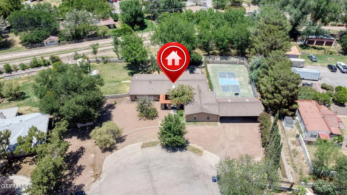 Photo of 713 LIVE OAK Drive