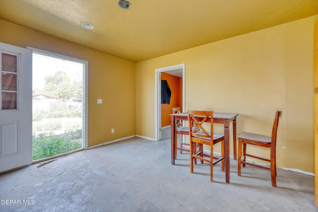Photo of 7421 MINDORO Place