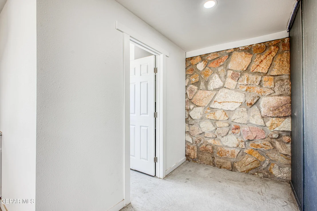 Photo of 440 JAMES Street