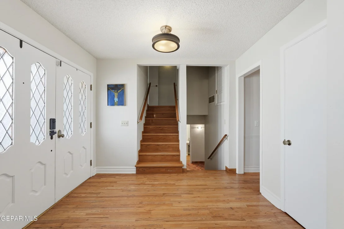Photo of 6416 LOS ROBLES Drive