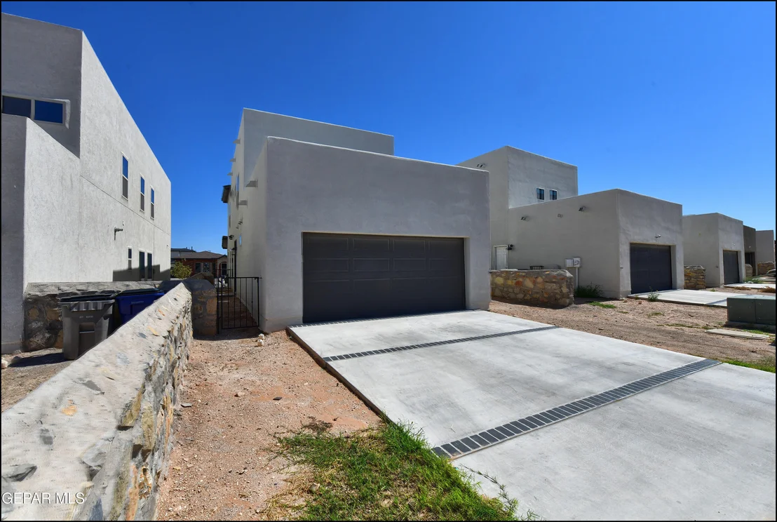 Photo of 4553 Mark Avizo St