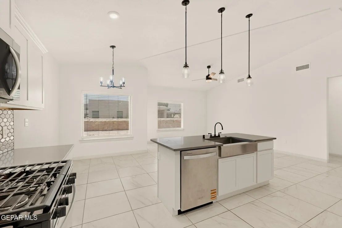Photo of 968 GULF STREAMS Avenue