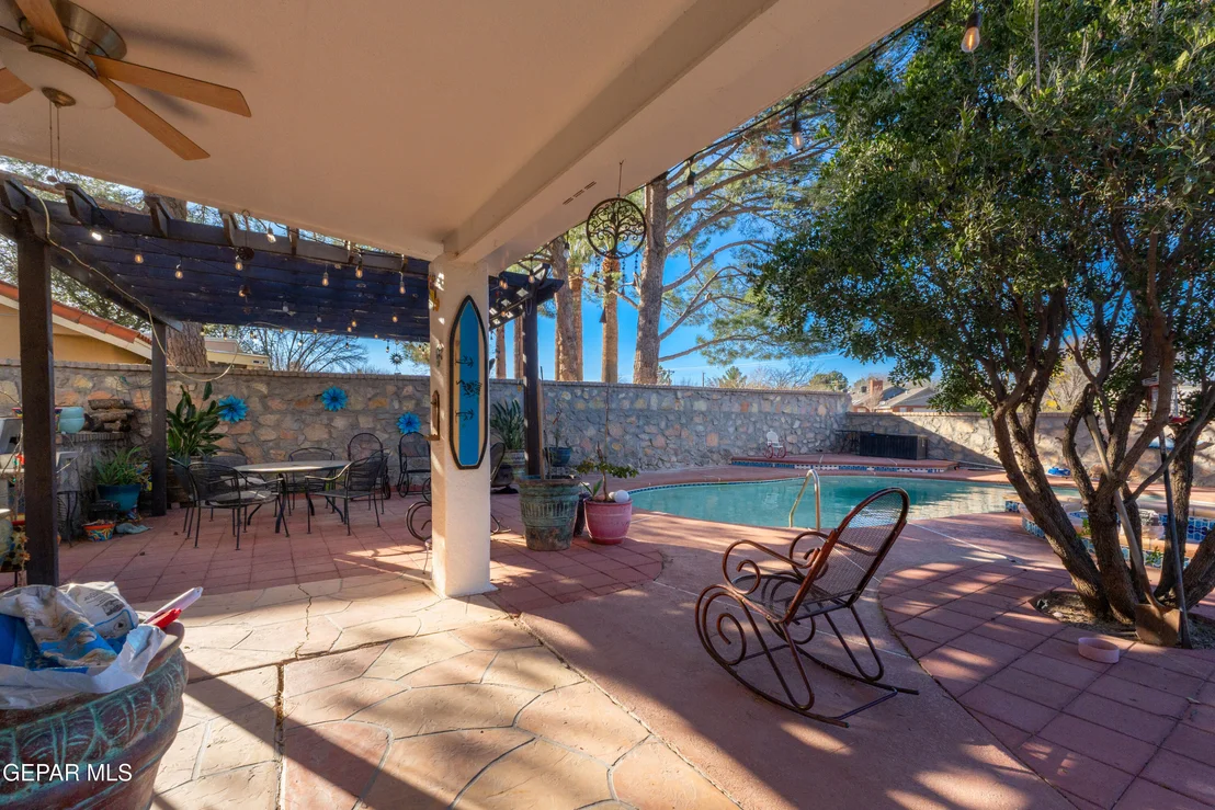 Photo of 721 WILLOW GLEN Drive