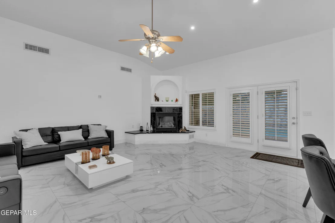 Photo of 6337 FRANKLIN RED Drive