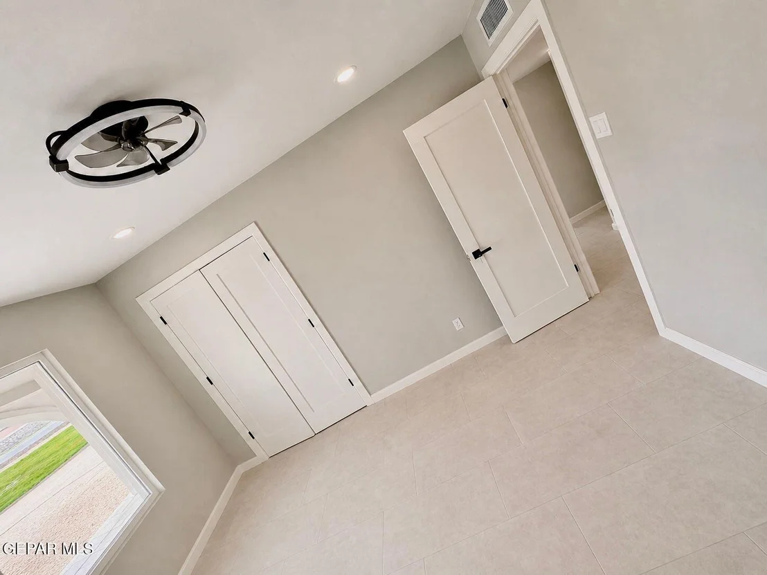 Photo of 775 W BORDERLAND Road