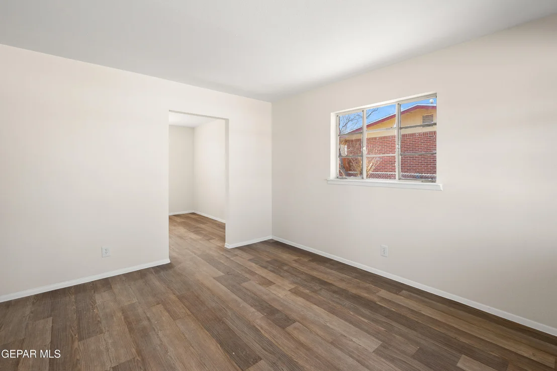 Photo of 5016 DEBEERS Drive