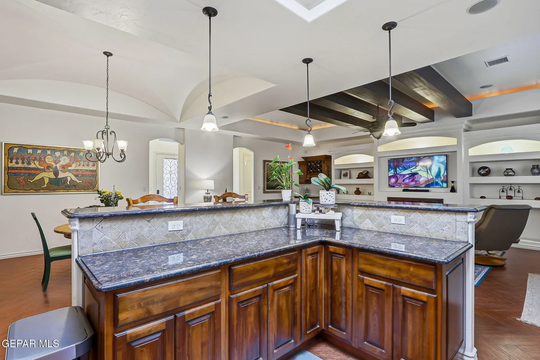 Photo of 6163 FRANKLIN DOVE Avenue
