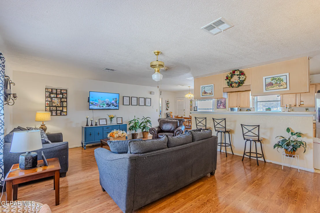 Photo of 1551 SEMINOLE Drive