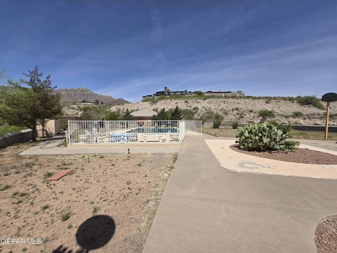 Photo of 7525 BIG BEND Drive