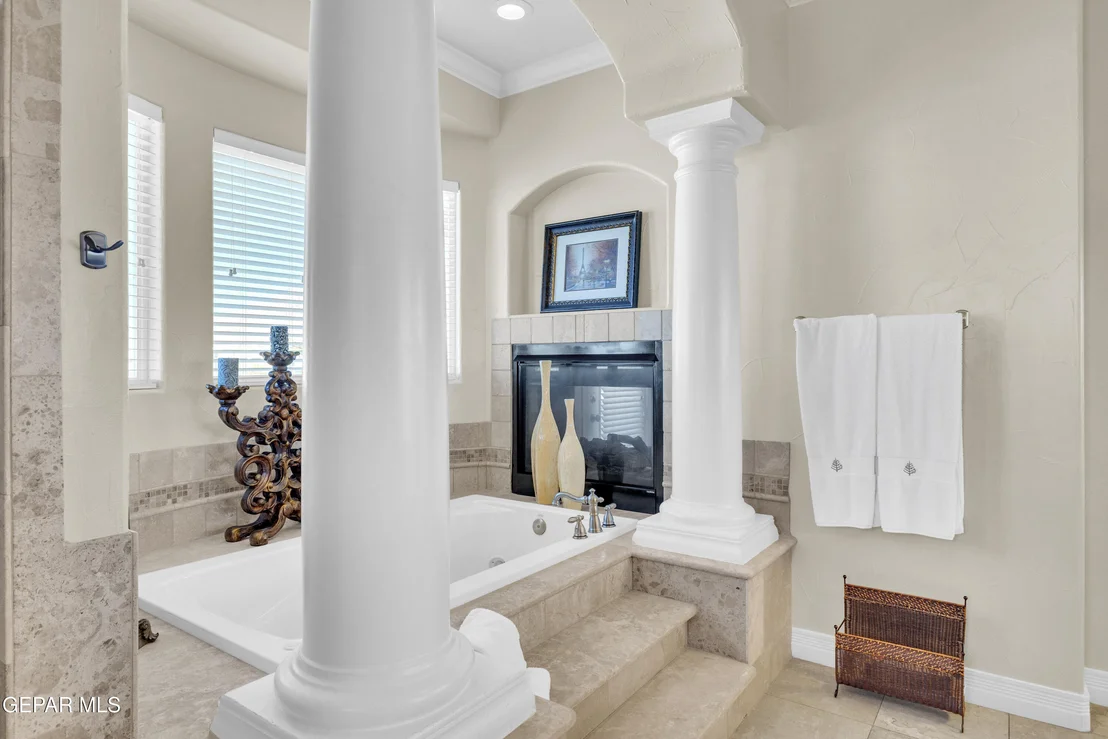 Photo of 1237 CALLE LAGO