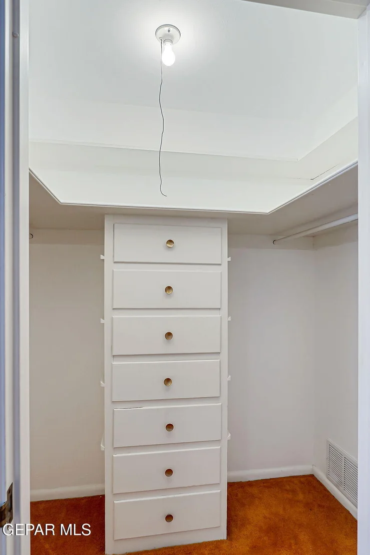 Photo of 4209 NORFOLK Lane